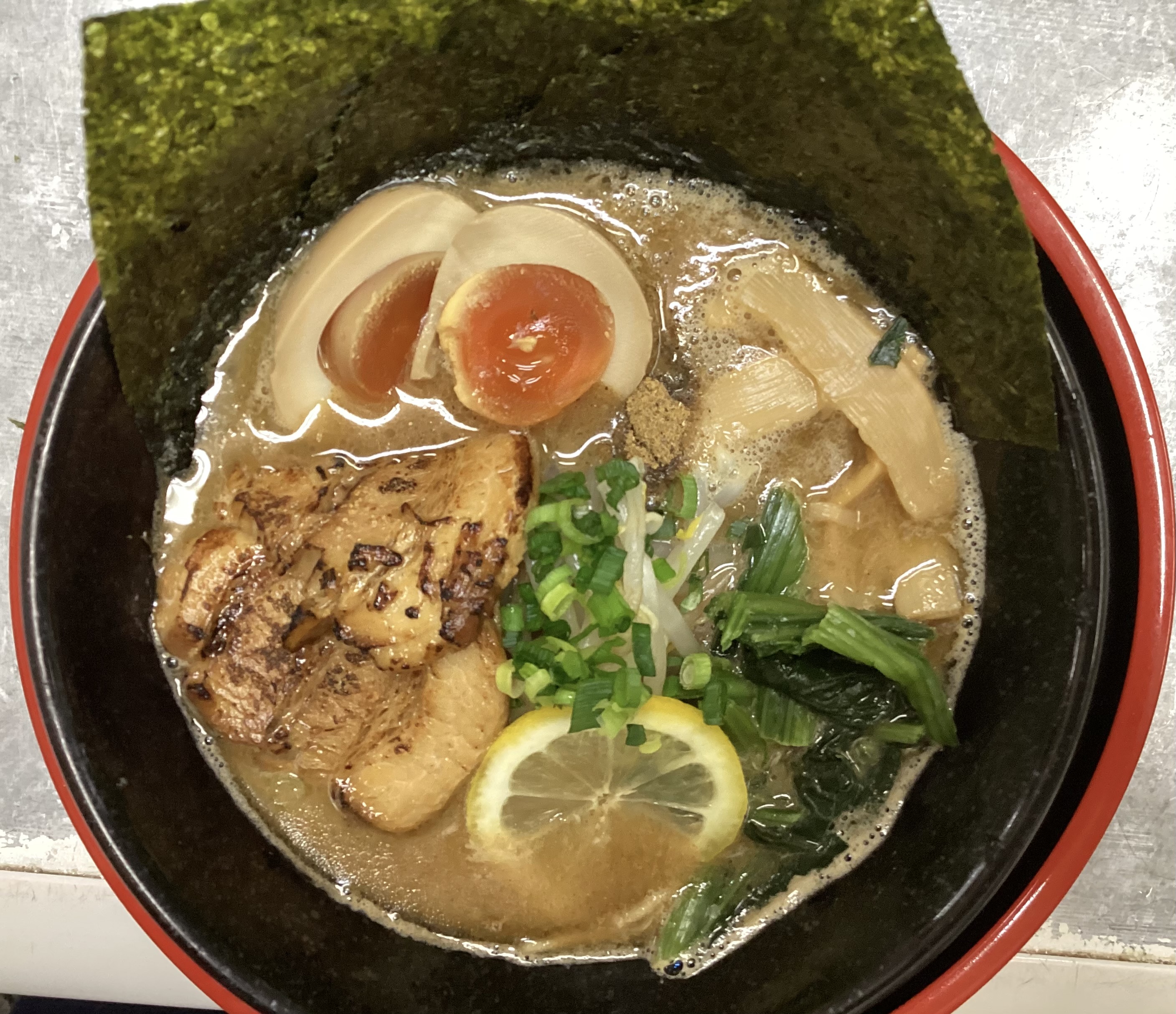 3. トッピングで自分だけの一杯に！